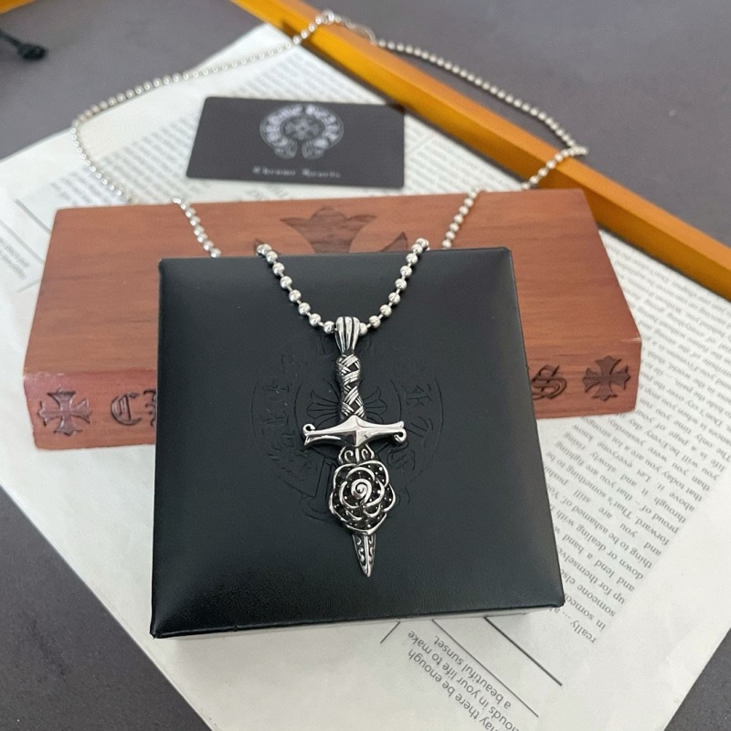 Ch*0me He**ts necklaces